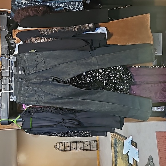 NWT Kenneth Cole jeans. These jeans are TALL GIRL FRIENDLY with a 35 inseam. - Picture 6 of 7